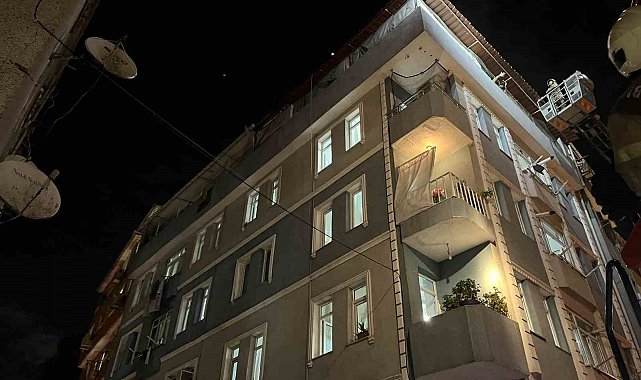 Zeytinburnu'nda binanın bodrum katında yangın: 5 kişi dumandan etkilendi
