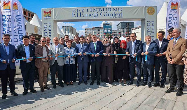 Zeytinburnu'nda kadınların el emeği ürünleri 15 Temmuz Meydanı'nda satışa çıktı