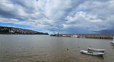 Zonguldak'ta liman çamura bulandı