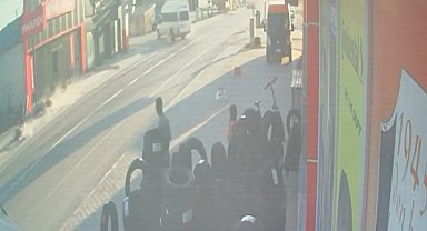 15 yaşındaki motosiklet sürücüsünün ağır yaralandığı kaza kamerada