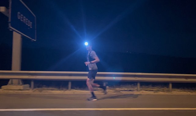 17 yaşındaki Erdem, Cumhuriyet için 103 kilometre koştu