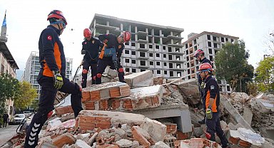 28 saniyelik deprem senaryosu 3 ili harekete geçirdi
