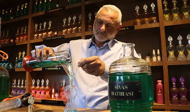 35 yıllık kolonya ustası Sivas kokan kolonya üretti