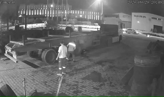 45 günlük evli çiftin yaralandığı kaza kamerada