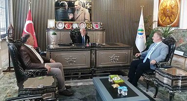 73 yaşında dileği kabul oldu, kaymakam koltuğuna oturdu