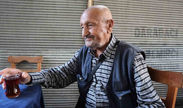 86 yaşında, her gün 8 kilometre yürüyor