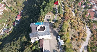 9 asırlık Yağıbasan Medresesi'nin hasarlı çatısında brandalı önlem alındı
