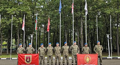 9 subay ve 1 astsubay Gürcistan'da Yaz Temel Dağcılık Kursu'na katıldı