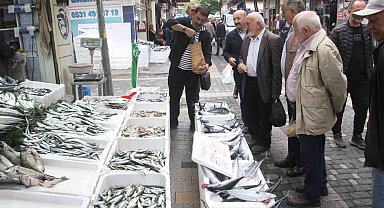 900 gramlık palamut 50 lira: Vatandaş sıraya girdi