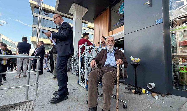 93 yıllık çınar, Erzincan TSO seçimlerinde sandık başında