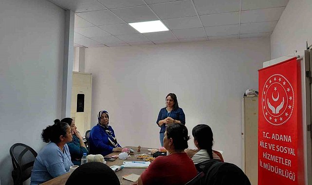 Adana'da ailelere bilinçli medya kullanımı eğitimi verildi