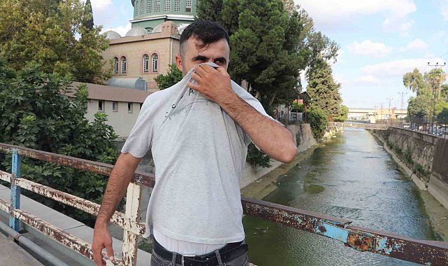 Adana'da bakımsız sulama kanalı vatandaşı ve esnafını isyan ettirdi
