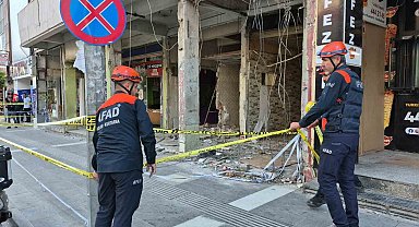 Adıyaman'da ağır hasarlı binadan gelen sesler korkuttu