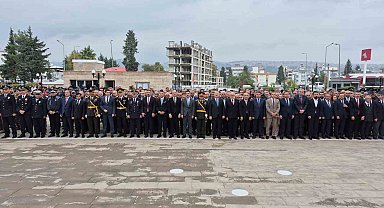 Adıyaman'da Atatürk Anıtı'na çelenk sunuldu