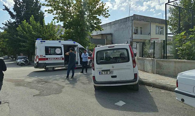 Adıyaman'da kamyonet ile motosiklet çarpıştı: 2 yaralı
