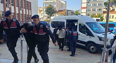 Adliyeye sevk edilen 71 şüpheliden 3'ü tutuklandı