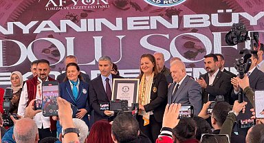 Afyonkarahisar 'Dünyanın En Büyük Anadolu Sofrası' ile Guinness Rekorlar Kitabına girdi