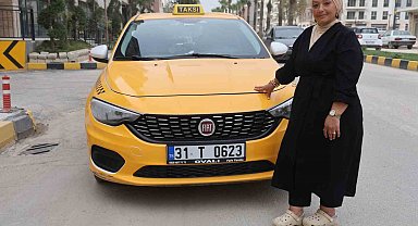 Ağabeyinin emanetine sahip çıkarak taksicilik yapan kadın, pes etmeyerek kenttin yollarında direksiyon sallıyor