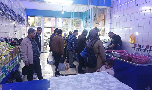 Ahlat'ta soğuk havalarla birlikte balık satışları arttı
