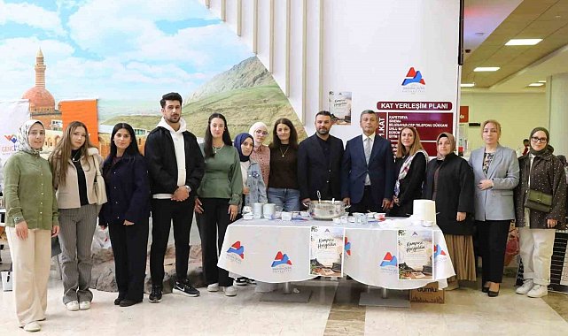 AİÇÜ'de öğrencilerden Ağrı'nın geleneksel lezzeti omaç helvası ikramı