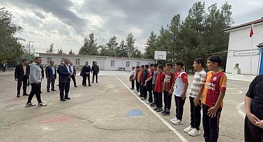 AK Partili Başkandan şampiyon okula hediye yağmuru