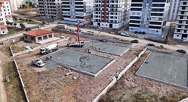 Akdağmadeni'nde 100. Yıl Spor Kompleksi inşa çalışmaları tüm hızıyla devam ediyor
