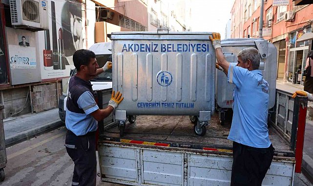 Akdeniz'de yıpranan çöp konteynerleri yenileniyor