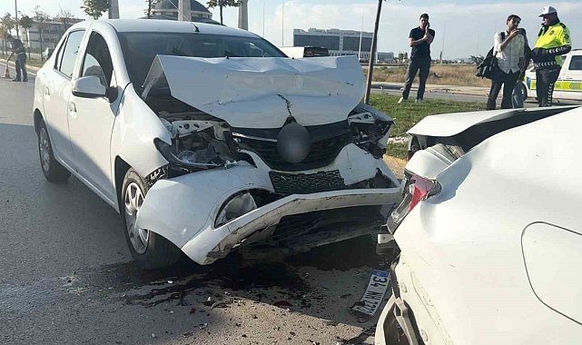 Aksaray'da 4 araçlı zincirleme trafik kazası