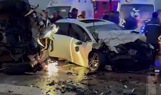 Aksaray'da iki otomobil çarpıştı: 2 ağır yaralı