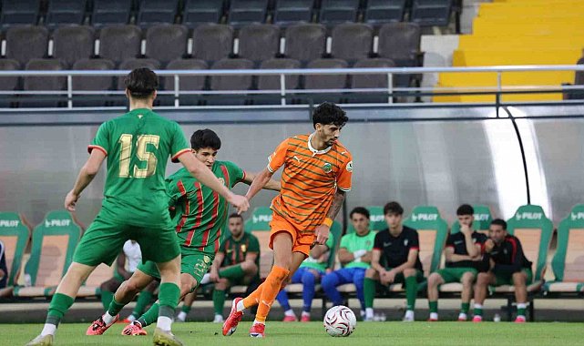 Alanyaspor, Amed Sportif Faaliyetler'i 4-0 mağlup etti