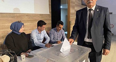 Alaşehir'de YENİ Parti'nin ilk ilçe başkanı Mehmet Kayacık oldu