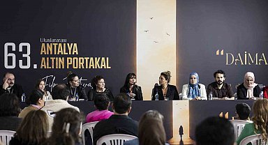 Altın Portakal'da iki film daha seyirciyle buluştu