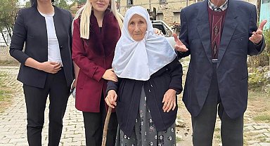 Altıntaş Kaymakamı Yıldırım'dan yaşlı çifte anlamlı ziyaret