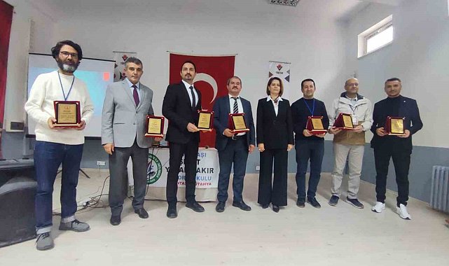 Altıntaş'ta "Köyde Bilim" projesi sürdürülebilir tarım söyleşisiyle tamamlandı