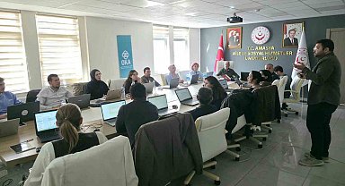 Amasya'da sosyal hizmet uzmanlarına yapay zekâ eğitimi