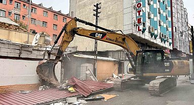 Ankara'da asayiş ve güvenlik yönünden uygun bulunmayan 3 işletme yıkıldı
