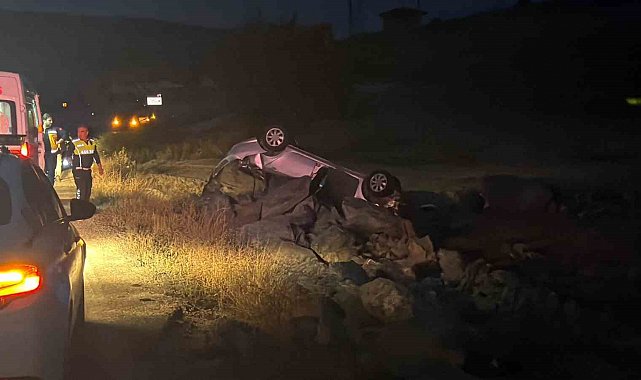 Ankara'da sürücü takla atan otomobilden burnu kanamadan sağ çıktı