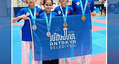 Antakya Belediyesi karate takımı 12 madalya kazandı