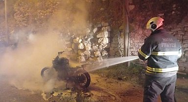 Antakya'da yanan motosiklet kullanılmaz hale geldi