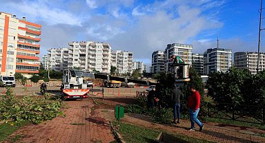 Antalya'da 4 kişinin ölümüne sebep olan hortum, şantiye alanına gelinceye kadar önüne geleni adeta parçalamış