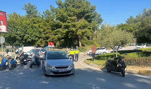 Antalya'da motosiklet ile otomobil çarpıştı: 1 yaralı