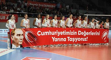 Aras Kargo Spor Kulübü, Sultanlar Ligi'nde Cumhuriyet'in 103'üncü yılını kutladı