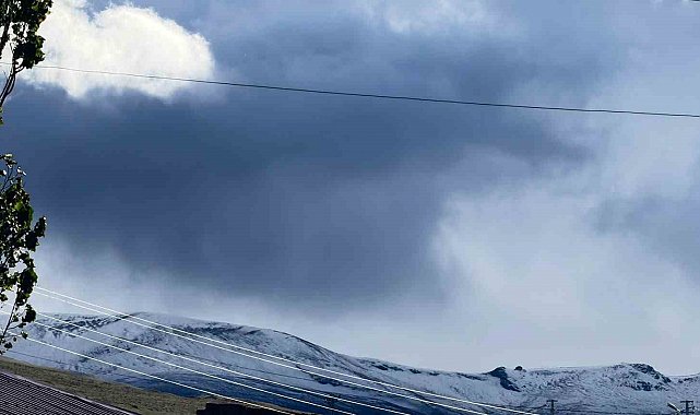 Ardahan'a mevsimin ilk karı yağdı, Kısır Dağı'nın zirvesi beyaza büründü