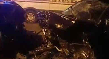 Ardahan'da otomobil ile hafif ticari araç kafa kafaya çarpıştı: 5 yaralı