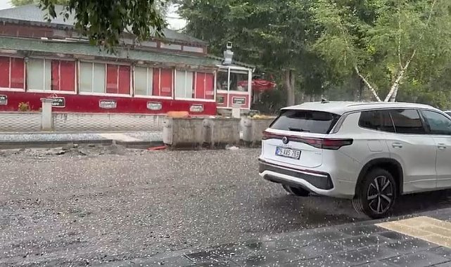 Ardahan'da sağanak ve dolu hayatı olumsuz etkiledi