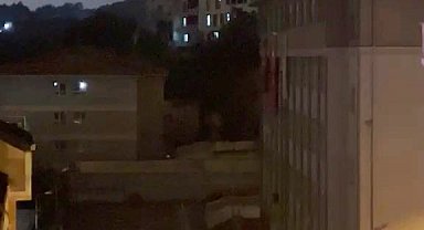 Arnavutköy'de gece yarısı 3 okuldan birden müzik ve marş sesleri yükseldi: Mahalleli şaşkına döndü