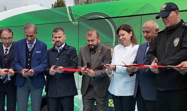 Arnavutköy'de öğrencilerin okul yolculuğuna ücretsiz elektrikli araç desteği