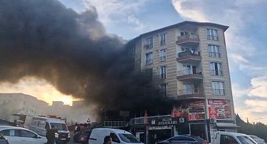 Arnavutköy'de restorandaki yangın korkuttu