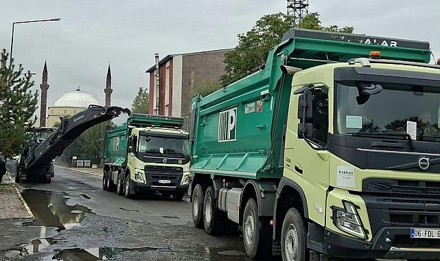 Arpaçay'da vatandaşlar sıcak asfalta kavuştu