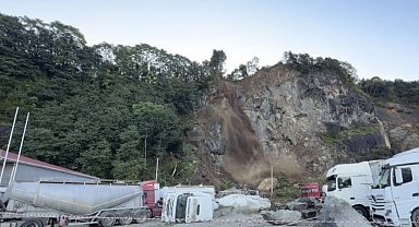 Artvin'de tır garajının olduğu alanda artçı heyelanlar devam ediyor
